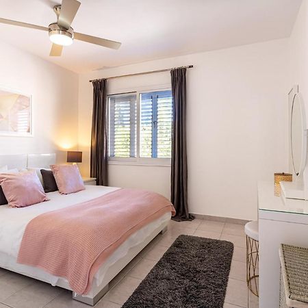 Summer Breeze Holiday Apartment With Pool Paphos 外观 照片