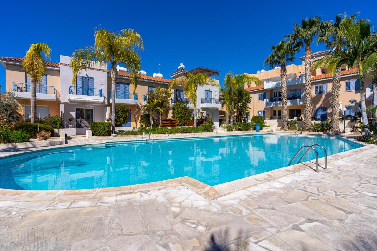 Summer Breeze Holiday Apartment With Pool Paphos 外观 照片