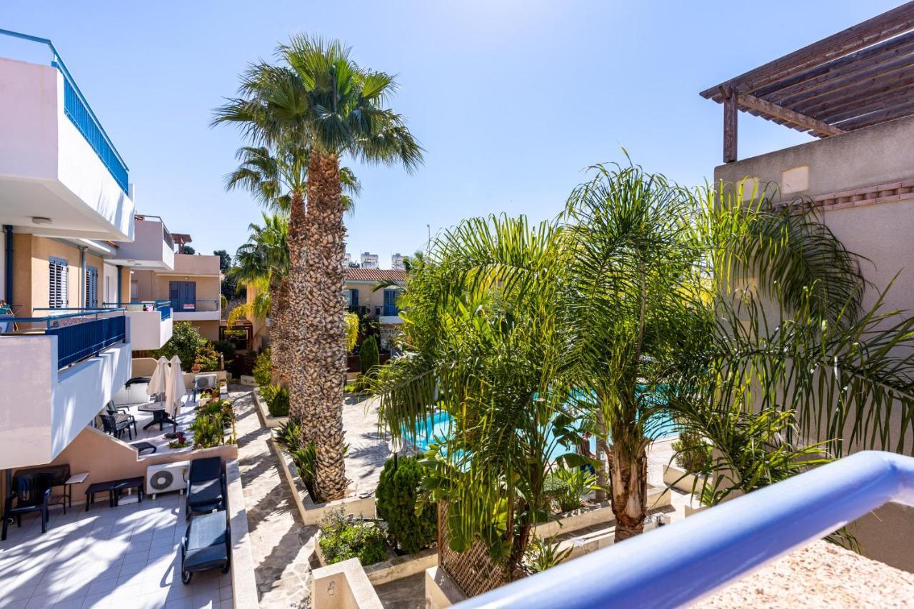 Summer Breeze Holiday Apartment With Pool Paphos 外观 照片