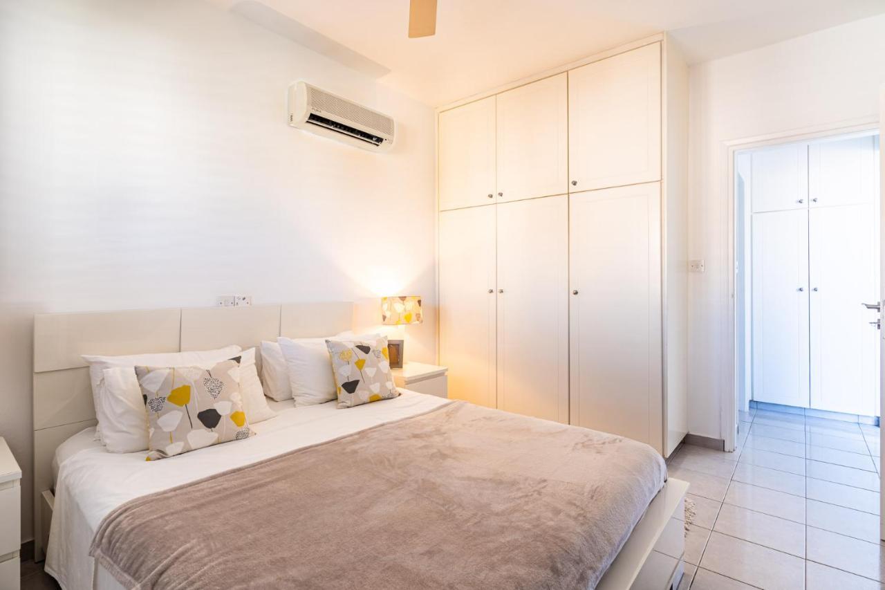 Summer Breeze Holiday Apartment With Pool Paphos 外观 照片