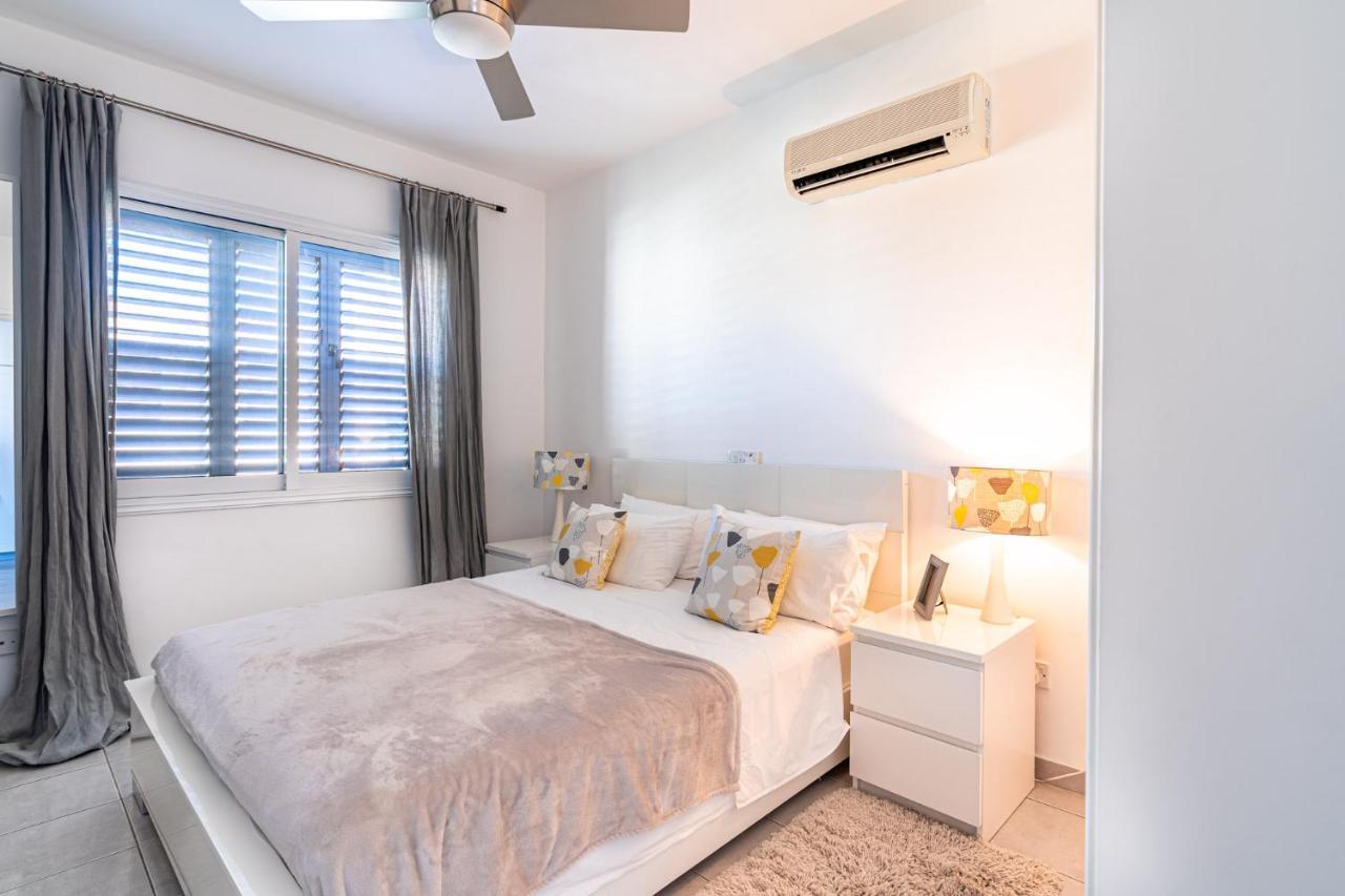 Summer Breeze Holiday Apartment With Pool Paphos 外观 照片